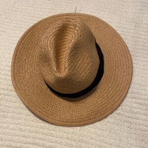 Nwt Women’s Alxiliary hat. Tan. Size XS/S